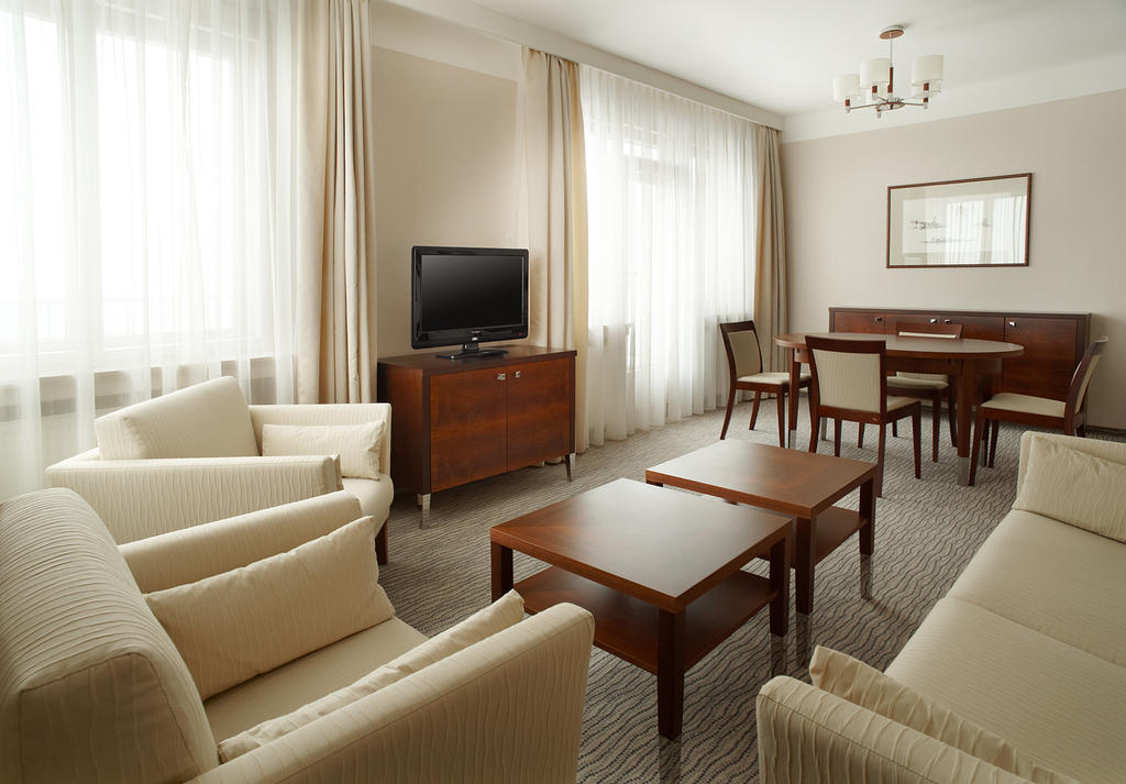 Alexandria Spa & Wellness Hotel Luhacovice Ruang foto